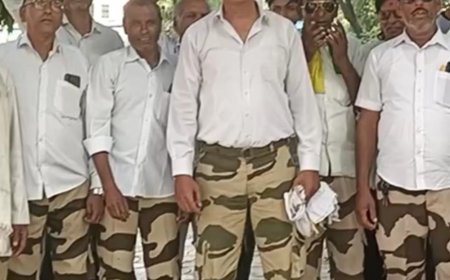 ललितपुर में जल निगम ने सड़कें खोदकर छोड़ीं:घटिया मरम्मत से लोग परेशान, बुंदेलखंड विकास सेना ने प्रदर्शन कर कार्रवाई मांगी