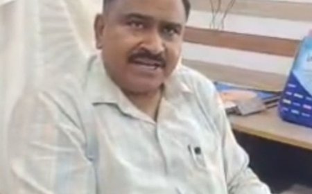 रिश्वत मांगने का वीडियो वायरल, खंड विकास अधिकारी पर FIR:सीओ पटियाली को सौंपी जांच, कर्मचारी से पैसे मांगते दिखे अधिकारी