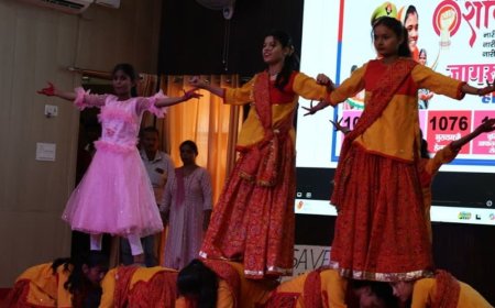 हाथरस में मिशन शक्ति के तहत कार्यक्रम:उत्कृष्ट कार्य करने वाली महिलाएं सम्मानित, सांस्कृतिक प्रस्तुतियां भी हुईं