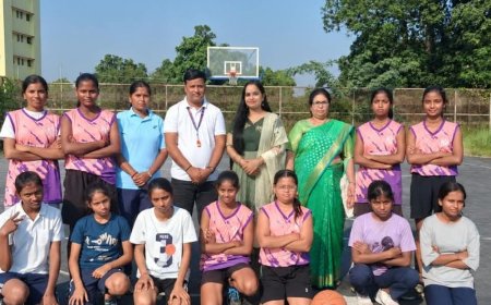बास्केटबॉल में चमके गोरखपुर के खिलाड़ी:कुशीनगर मंडल स्पर्धा में लहराया परचम, बालक और बालिका वर्ग जीता स्वर्ण