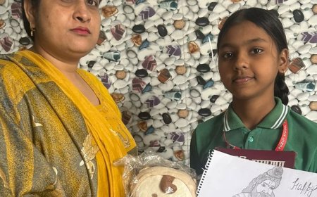 वाल्मीकि जयंती पर कला प्रतियोगिता:संस्कार पब्लिक स्कूल में बच्चों ने दिखाई प्रतिभा, प्रधानाचार्य ने उपहार देकर बढ़ाया उत्साह
