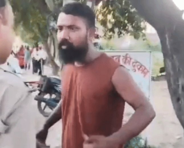 हूटर बजाकर जा रहे युवक ने पुलिस से की बदसलूकी:बलिया में चेकिंग के दौरान हुआ विवाद, पुलिस ने काटा 20 हजार का चालान