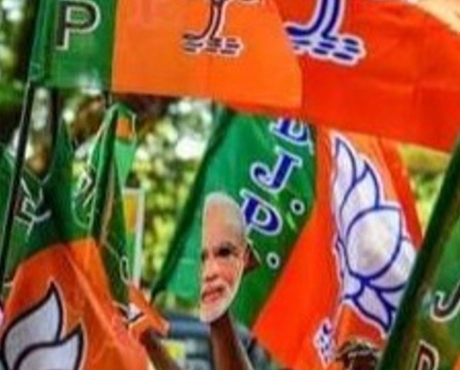 MLC चुनाव पर भाजपा ने बनाई रणनीति:अलीगढ़ में चुनावी तैयारियों की समीक्षा, प्रदेश के सहकारिता मंत्री ने बूथ से विधानसभा स्तर तक के पदाधिकारियों को सौंपा लक्ष्य