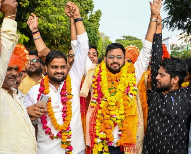 आगरा में आभार संकल्प यात्रा निकली:हर्ष दिवाकर ने किया नेतृत्व, बड़ी संख्या में जुटे कार्यकर्ता पदाधिकारी